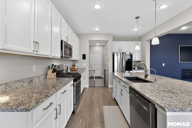 Photo - 15627 Kitchener Way