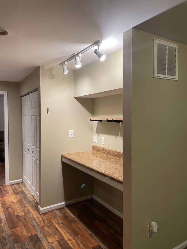 Photo - Marble8 Unit A