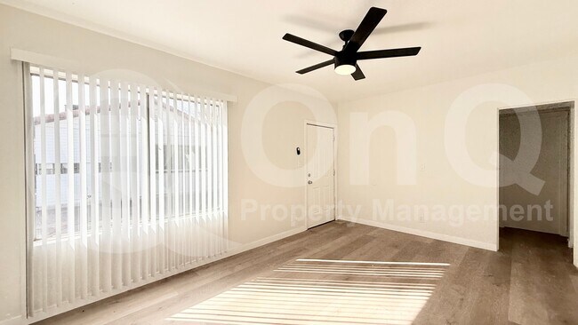 Photo - 3931 N Longview Ave Unit 2