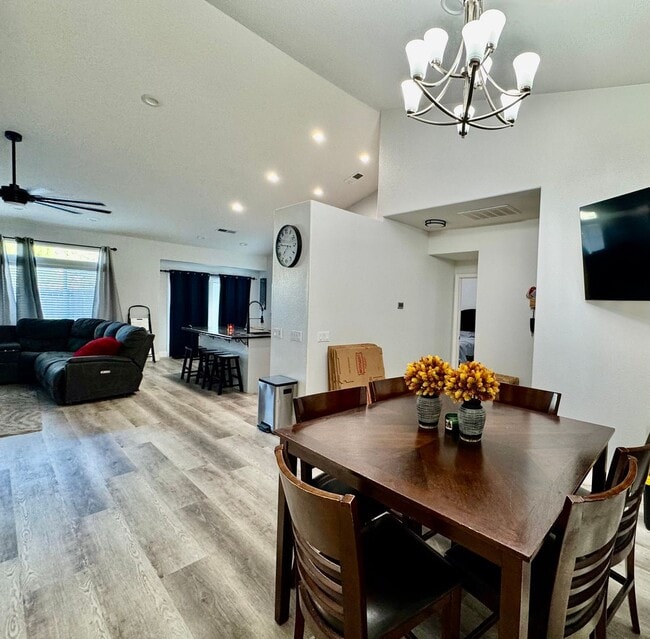 Photo - REDUCED!!! Beautiful Single Story 4 Bedroo...