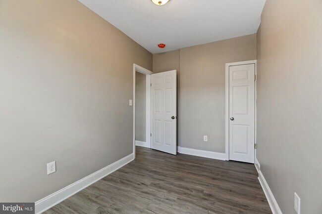 Photo - 1109 Bonaparte Ave