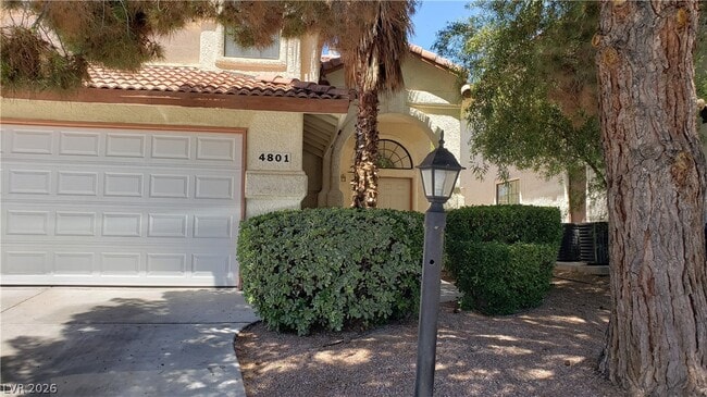 Photo - 4801 Fiesta Lakes St