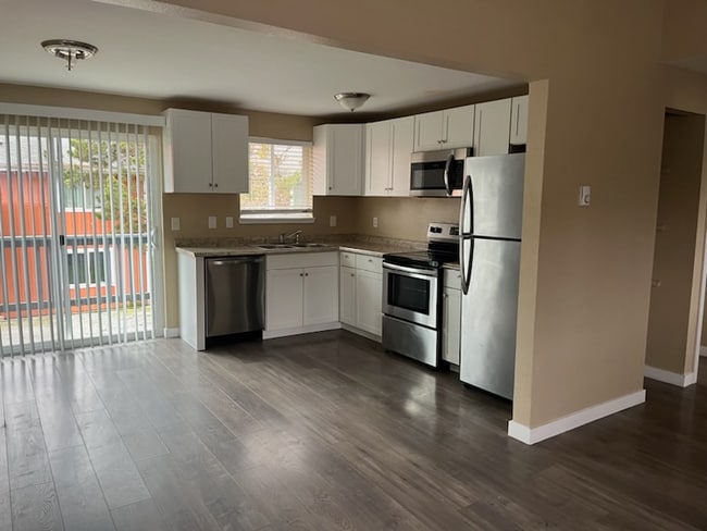 Photo - 1013 76 St Ct E Unit 1013 D