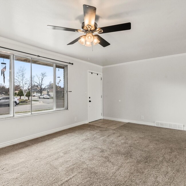 Photo - 5 Bedroom Taylorsville Home