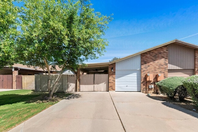 Building Photo - 1916 E Inverness Ave