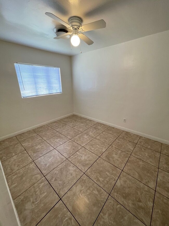 Photo - 803 Knotts St Unit A