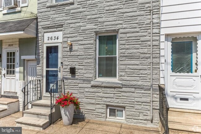 Building Photo - 2634 E Thompson St Rental