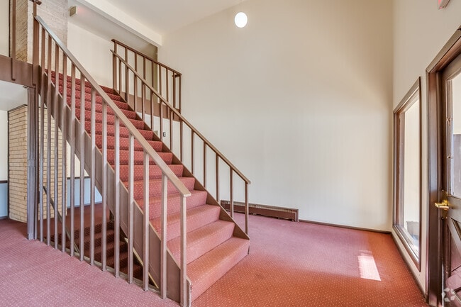 Photo - Garden Bay Square