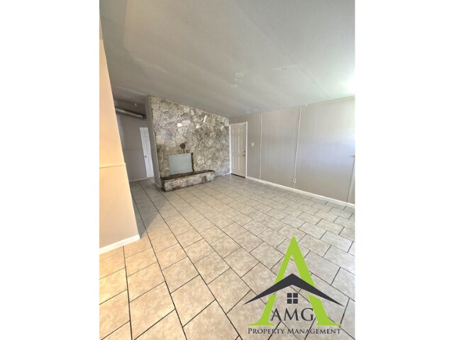 Photo - 2075 Alton St