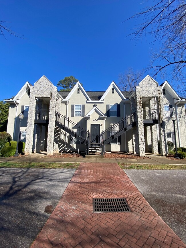 Hillcrest Apartments - Hillcrest Apartments