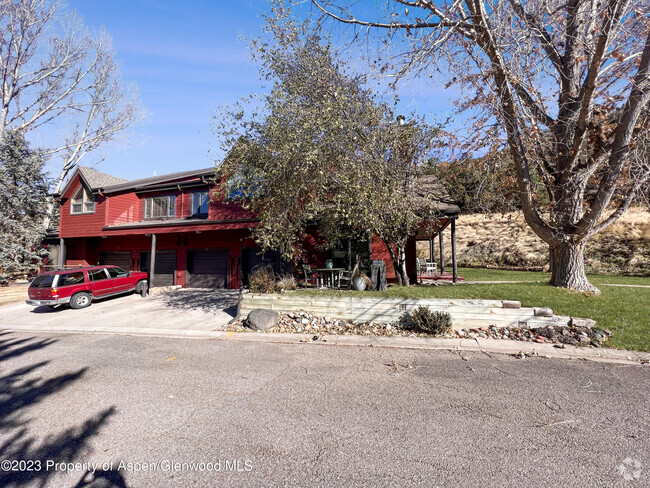 Building Photo - 95 Silverado Dr Rental