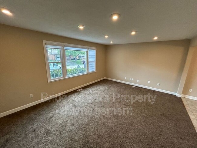 Photo - 1567 Burchwood Dr