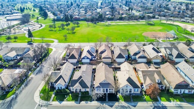 Photo - 1886 Dawnelle Way