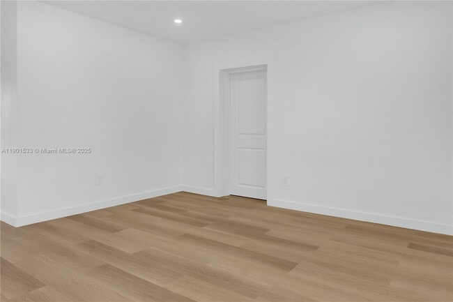 Photo - 4900 SW 106th Ave