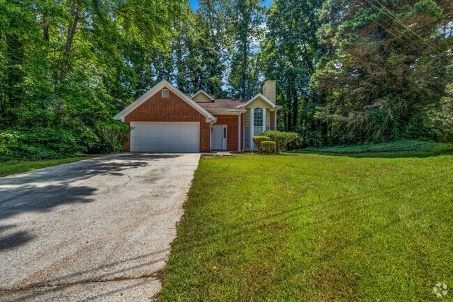 Building Photo - Charming 3 Bed, 2.5 Bath Home on a Quiet C...