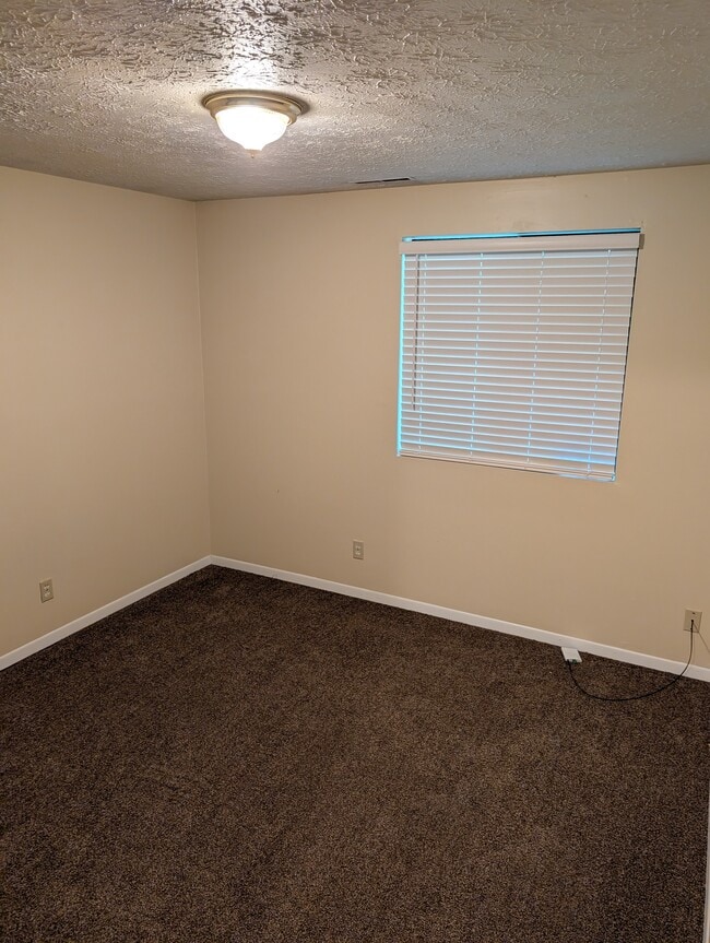 Photo - 525 Hinderer Ave SW