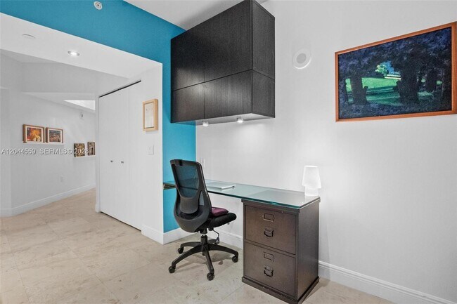 19900 E Country Club Dr Unit 212
