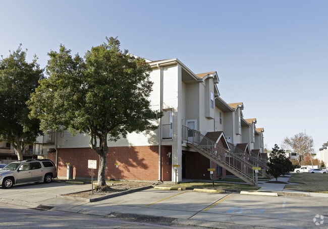 Photo - Woodridge Condominiums