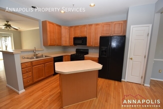 Photo - 916 Glaze Ct