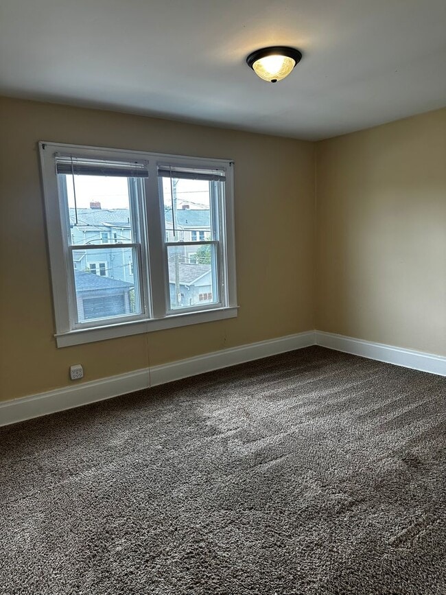 Photo - 547 E Deshler Ave