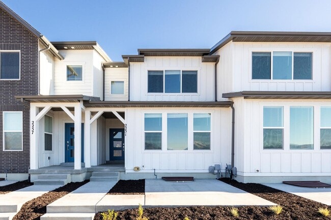 Building Photo - Recently Built Heber City Rental – Bright,...