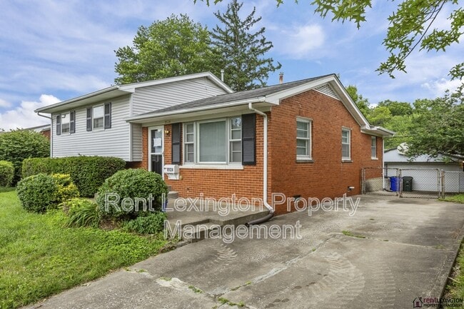Building Photo - 2124 Violet Rd