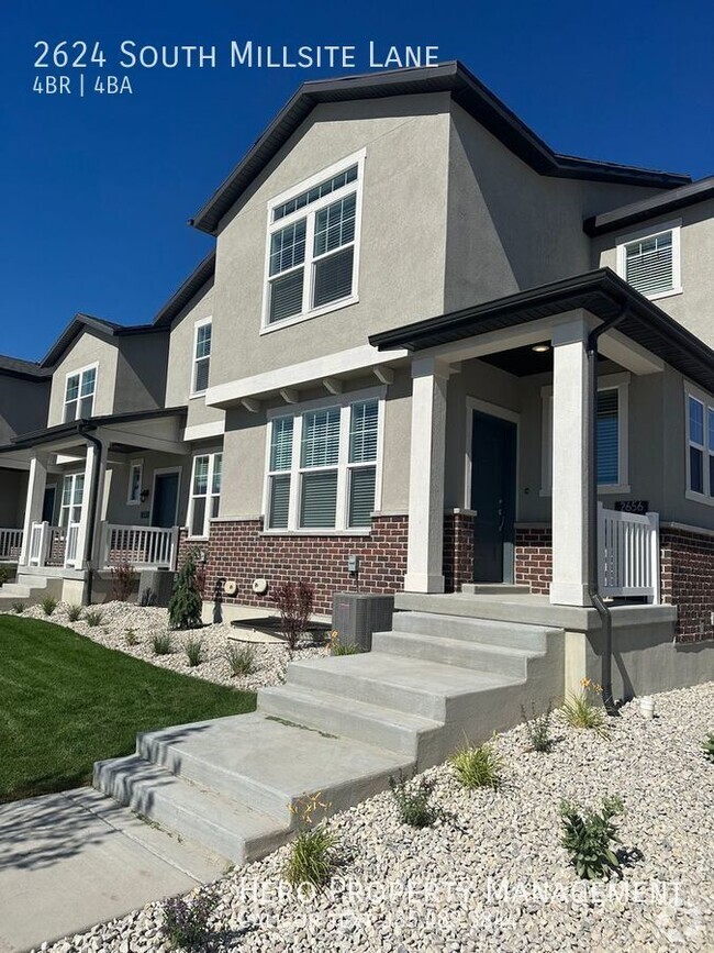 Building Photo - Absolutely GORGEOUS Townhouse!!!