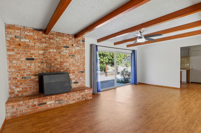 Photo - Country property close to town!