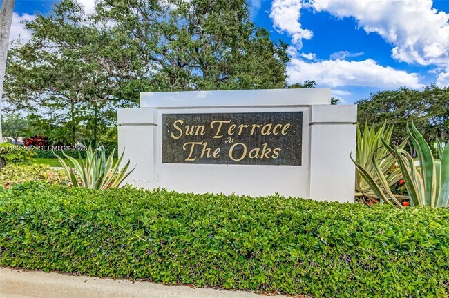7102 Geminata Oak Ct