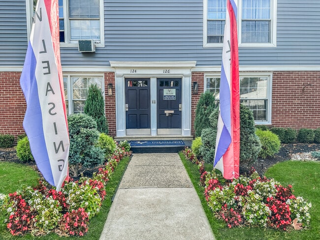 Welcome to The Village at Haddonfield
