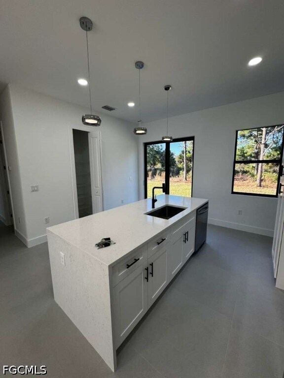 Photo - 1037 Barcelona St E