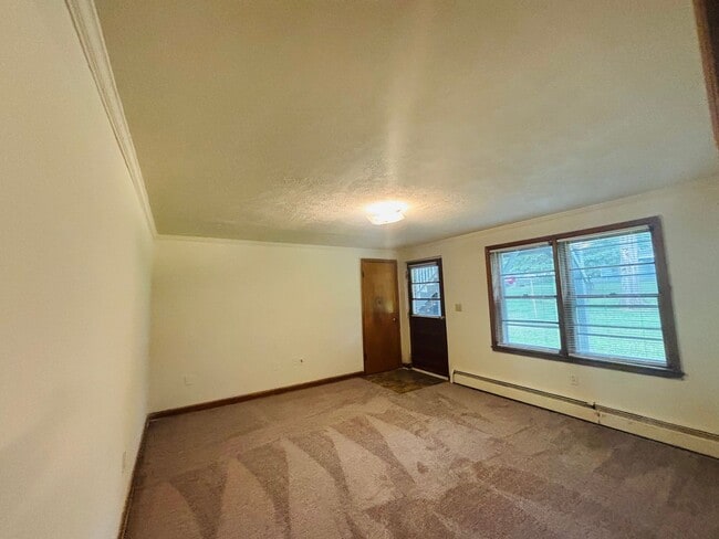 Photo - 208 Broce Dr Unit 3