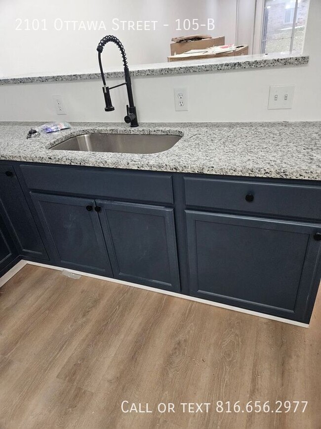 Photo - 2101 Ottawa St Unit 105-B