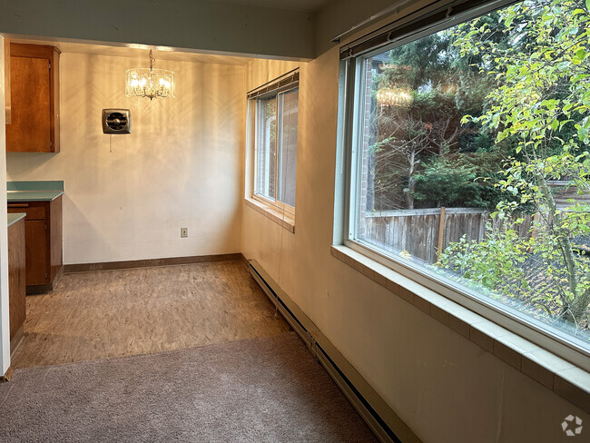 Building Photo - 922 10th Ave E Unit #6 Rental