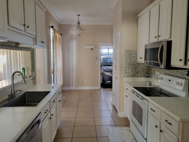 1625 Osprey Pointe Dr