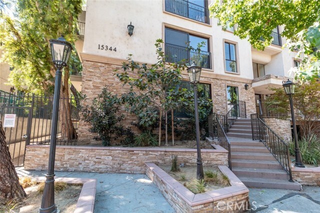 Photo - 15344 Weddington St Unit 202