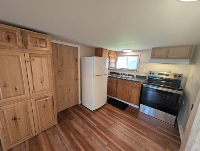 Photo - Adorable ADU w/ Fenced Yard in the Heart of Port Orchard - Available NOW!