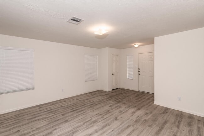 Photo - 5735 Post Oak Manor Dr