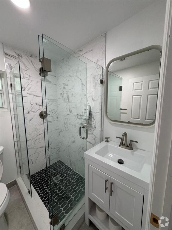 Building Photo - 1416 SW 27th St Unit 0 - Efficiency Rental