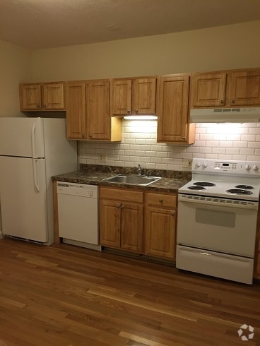 Building Photo - 118 Berkshire St Unit 5T Rental
