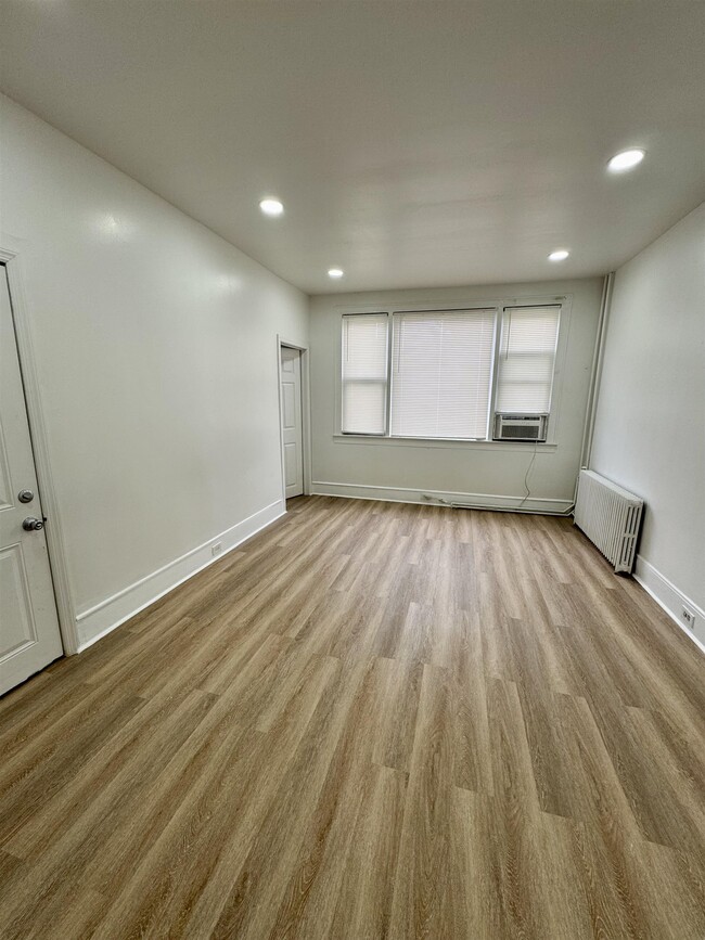 Photo - 204 Zabriskie St Unit 1