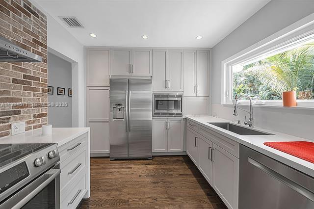 Photo - 5850 SW 47th St
