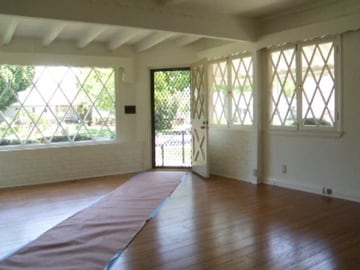 Vista desde la sala de estar - 737 N Avon St