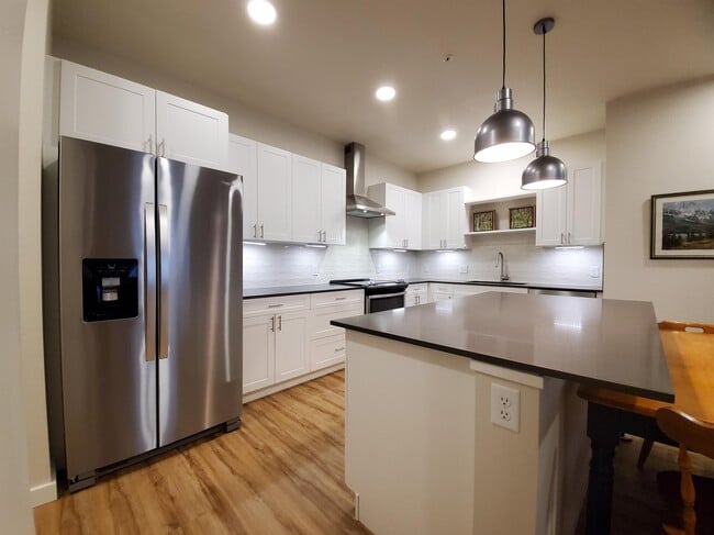 Photo - 2222B Willow Dr