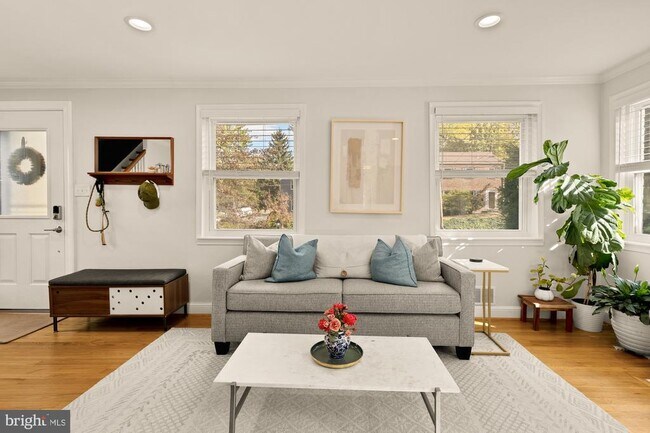 Photo - 11612 Galt Ave