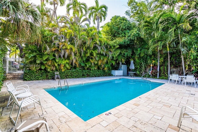 Photo - 2945 Bridgeport Ave