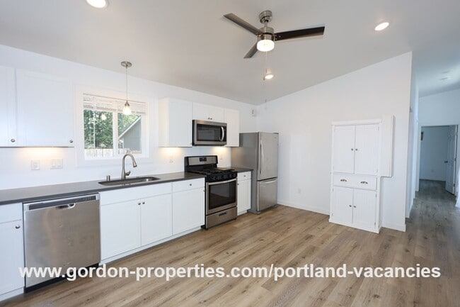 Building Photo - SE 88th Ave - 2 bedroom ADU close to the r... Unit #B Rental