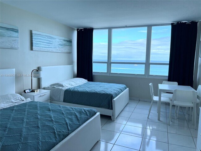 Photo - 5445 Collins Ave Unidad 1425