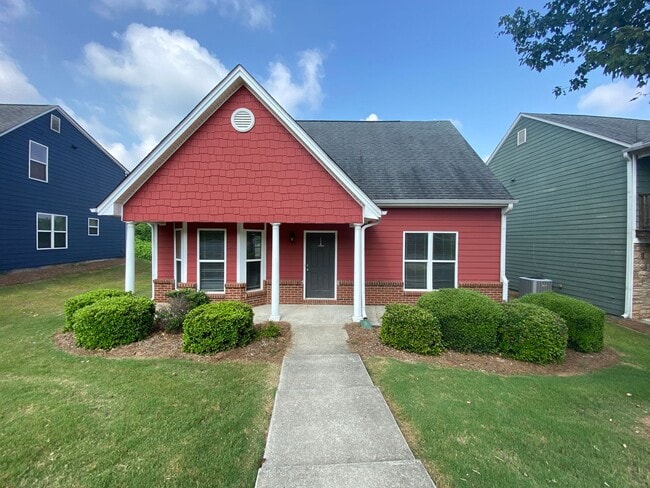 Building Photo - BRIDGEWATER HOME WITH FENCED IN YARD! PRE-...