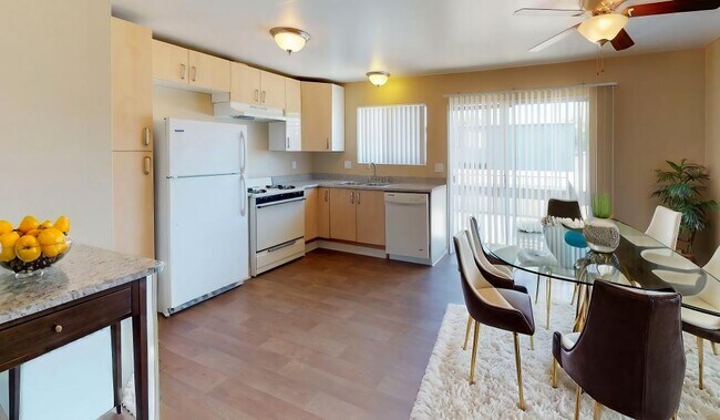 Photo - Palms of La Mesa